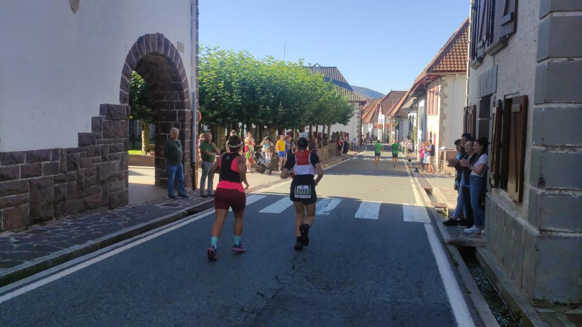 Nuestras chicas a su paso por Burguete
