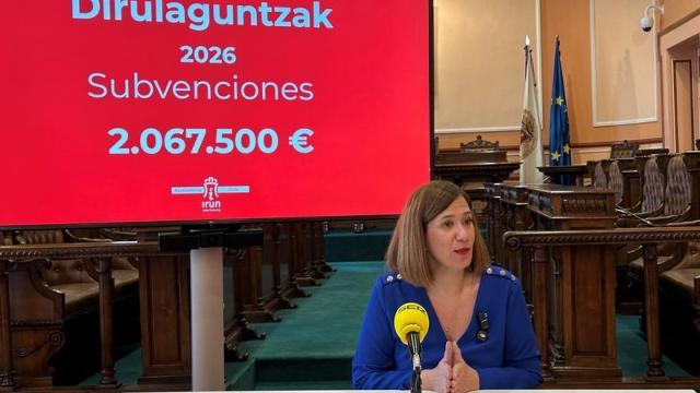 La alcaldesa de Irun, Cristina Laborda, esta mañana en la Sala Capitular del Ayuntamiento.