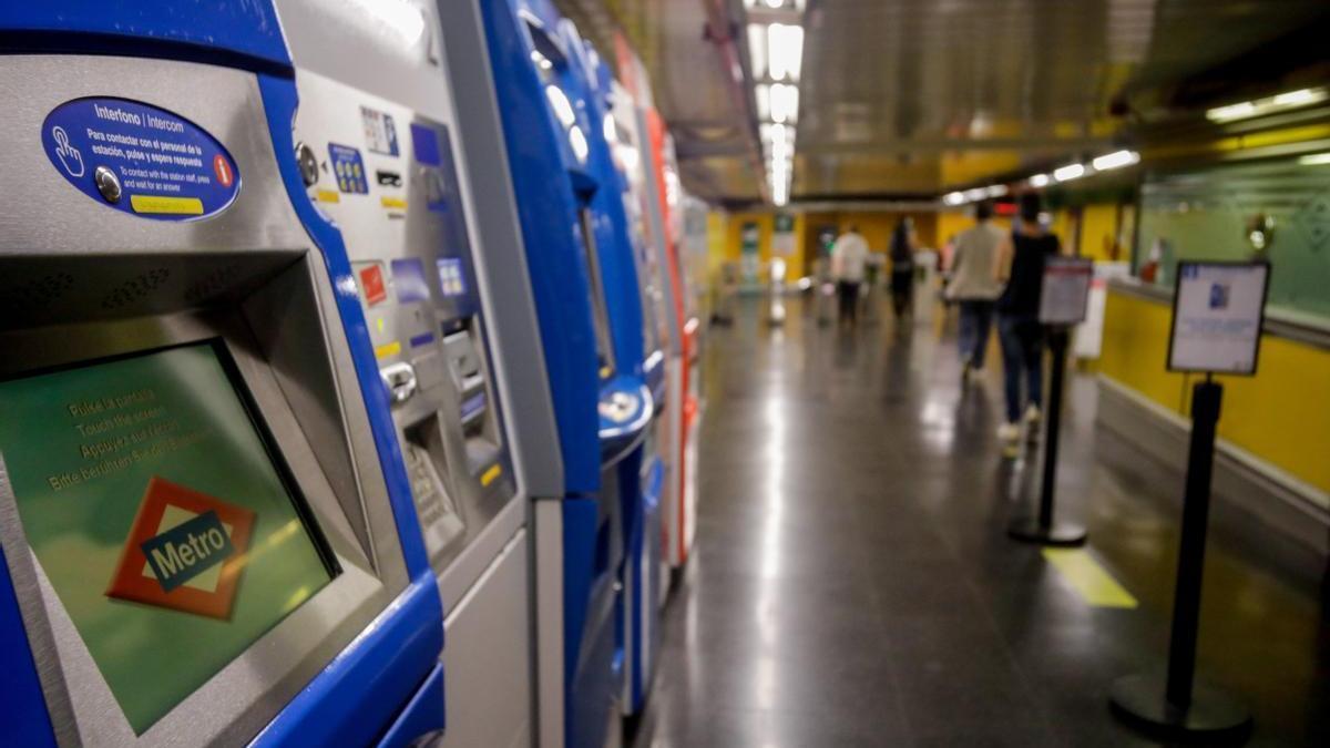 Máquinas expendedoras del metro de Madrid.