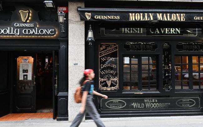 Bar irlandés Molly Malone en la calle Particular de Estraunza 8. Bar irlandés Molly Malone en la calle Particular de Estraunza 8.