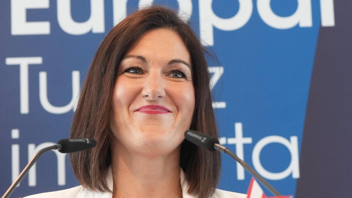La candidata del PNV a las elecciones europeas, Oihane Agirregoitia, durante un acto del PNV.