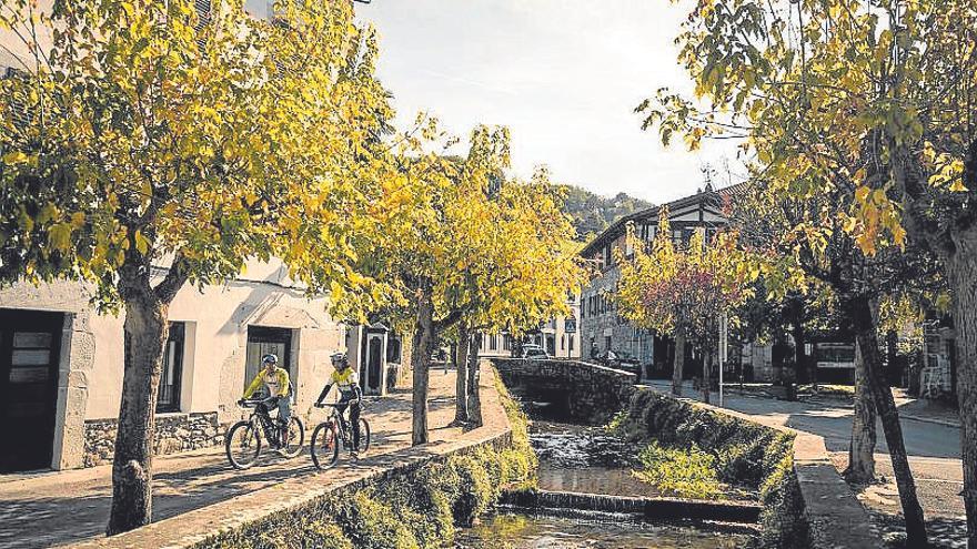 Uno de los canales que atraviesan la localidad de Lesaka.