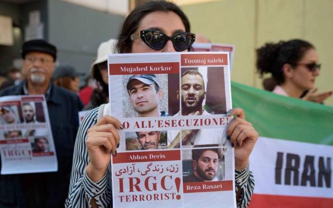 El Tribunal Supremo de Irán revoca la pena de muerte contra el rapero Toomaj Salehi.