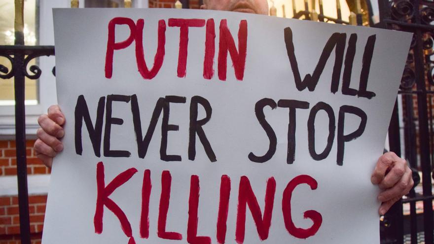 Simpatizantes de Navalni desafiando al Kremlin.