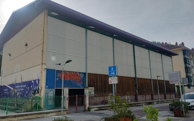 El frontón Iturrigorri, donde se habilitarán vestuarios y un baño público, además de ampliar las gradas.