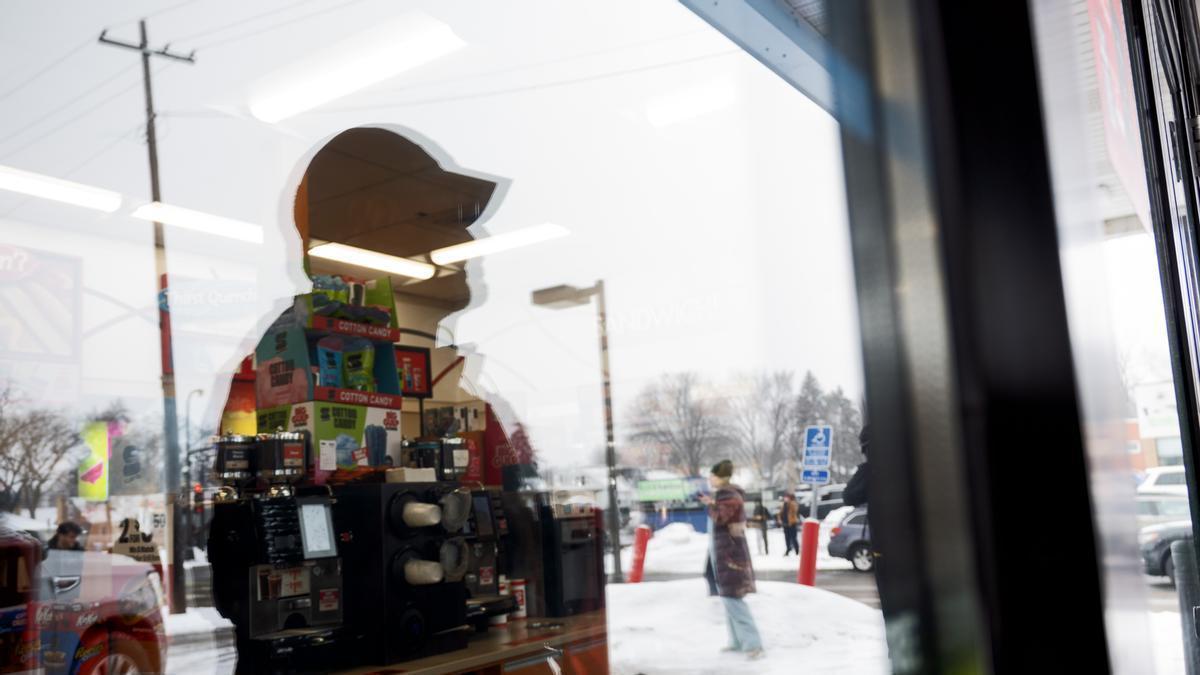 El hombre que inmigración han matado a tiros en Minéapolis tenía 37 años y permiso de armas