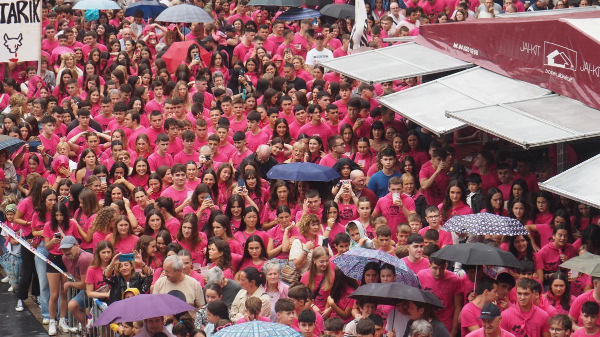 Txupinazoan bizi izan zen giroa jendearen jaietako parte-hartzearen adibide garbia da.