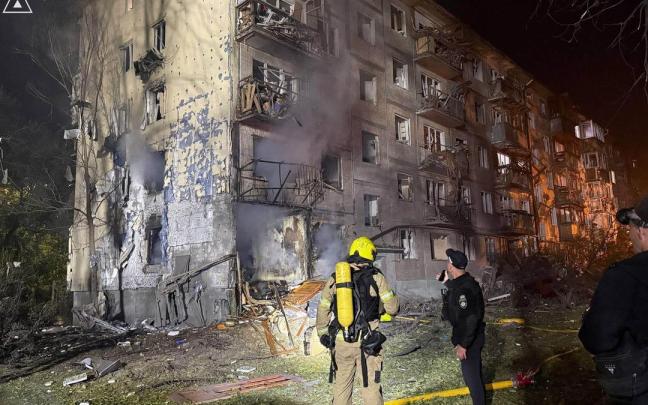 Ascienden a nueve los muertos y a 30 los heridos en un ataque con misiles balísticos rusos sobre Kiev.