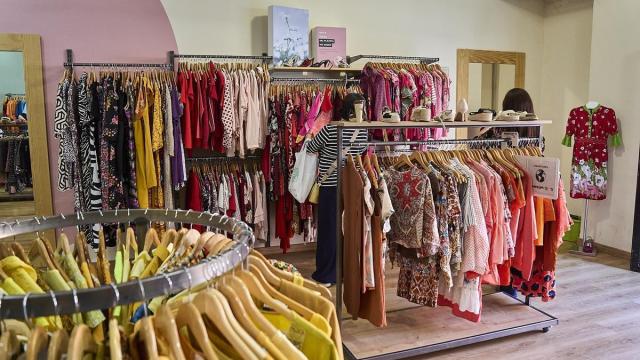 Un comercio de Koopera de venta de ropa de segunda mano.
