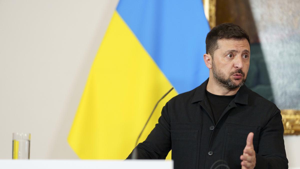 Zelenski valora las "constructivas" conversaciones a tres con Rusia y EEUU en Abu Dabi