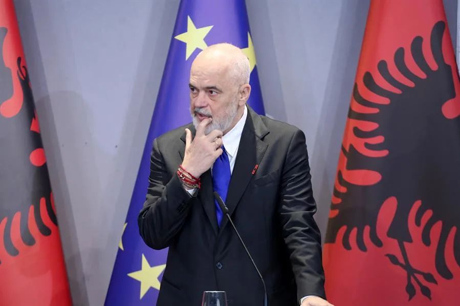 El primer ministro de Albania, Edi Rama, durante una rueda de prensa en Tirana.