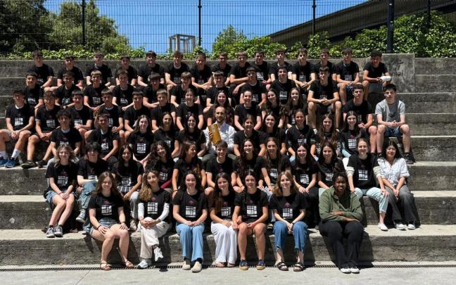 El equipo de 4º de ESO de Txantxiku Ikastola que ha ganado el Gran Concurso del Hormigón de Gipuzkoa. / COAATG/Txantxiku ikastola. El equipo de 4º de ESO de Txantxiku Ikastola que ha ganado el Gran Concurso del Hormigón de Gipuzkoa.