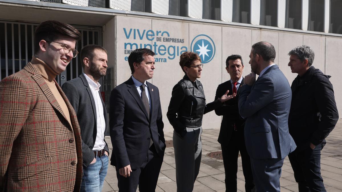 Chivite y el consejero Irujo en la presentaci&oacute;n del nuevo proyecto de inversi&oacute;n de la empresa Messer Ib&eacute;rica