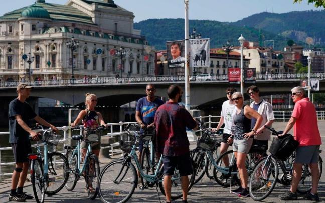 Los asalariados en el sector turístico con contrato indefinido han aumentado. Los asalariados en el sector turístico con contrato indefinido han aumentado.
