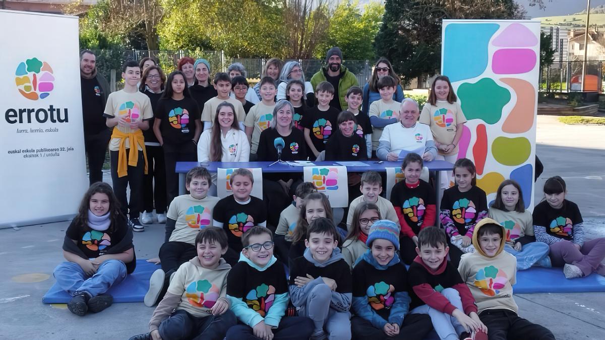 La comunidad escolar de Urduña Herri Eskola está preparada para la fiesta del domingo