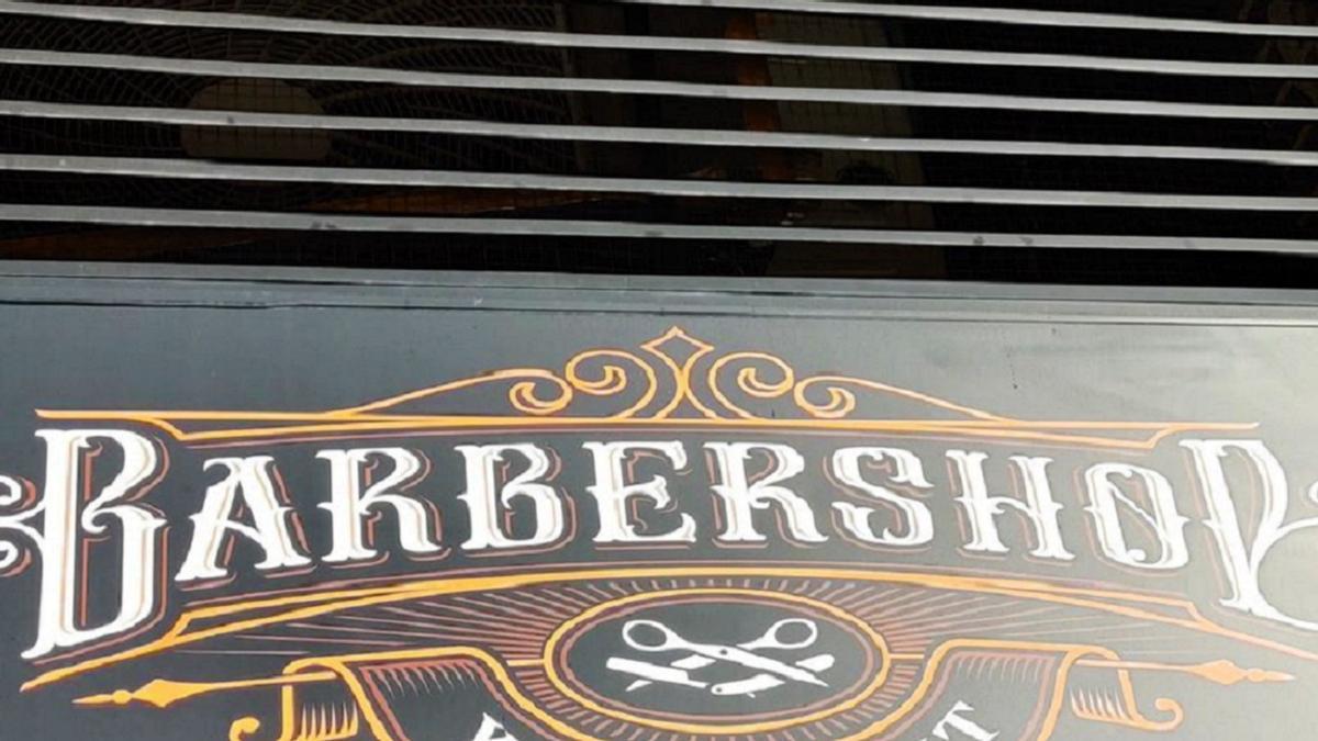 Una parte del rótulo.