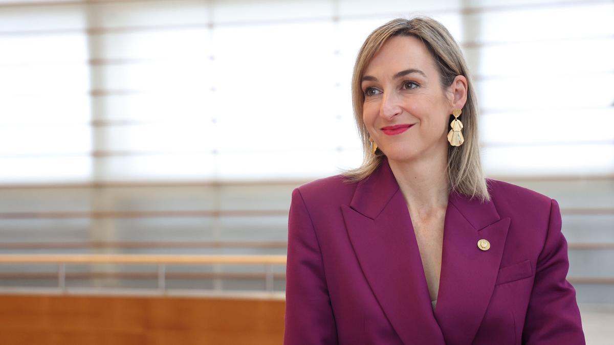 La consejera de Autogobierno, Maria Ubarretxena, en la entrevista realizada en el Kursaal de Donostia