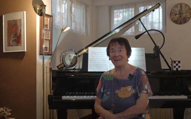 Mila Osinalde, en su casa de Zumarraga.