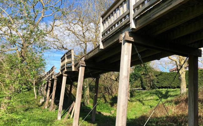 Estado actual del puente que atraviesa el bidegorri.