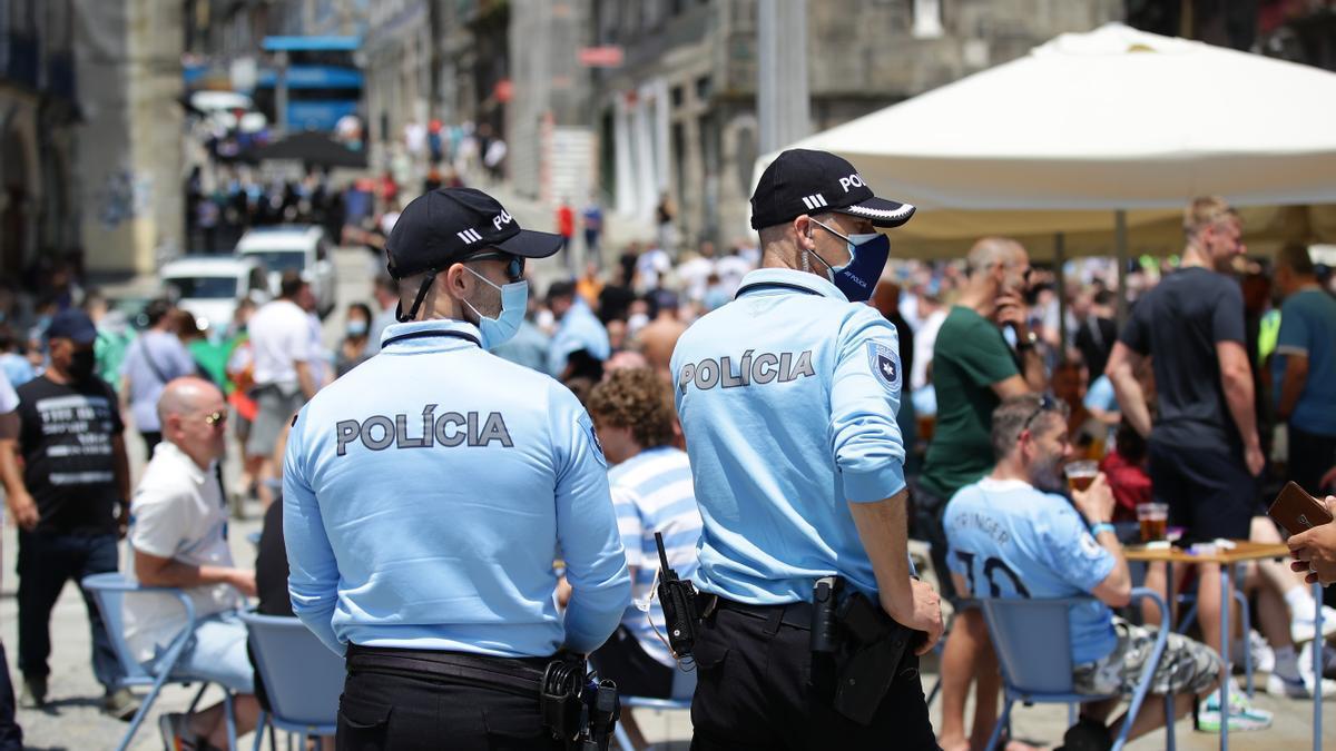 Agentes de la policía portuguesa.