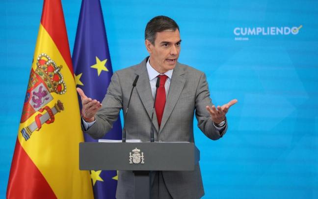 Pedro Sánchez comparece ante los medios en el Complejo de la Moncloa.