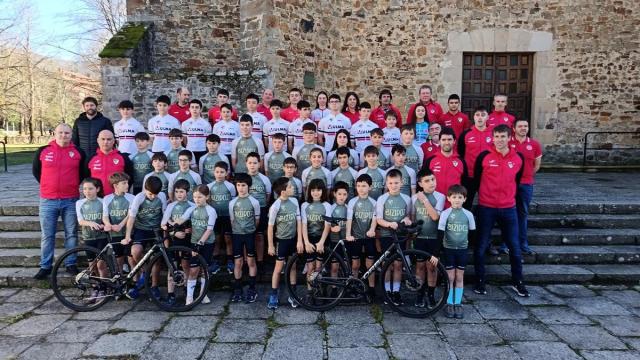 El ciclismo oñatiarra presenta a sus equipos