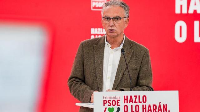 El presidente de la Comisión Gestora del PSOE de Extremadura, José Luis Quintana.