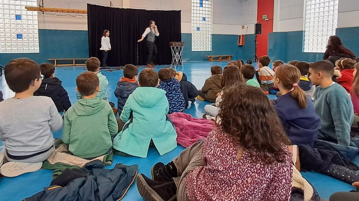 Las colonias urbanas ofrecen actividades de ocio a población infantil