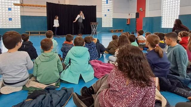 Las colonias urbanas ofrecen actividades de ocio a población infantil