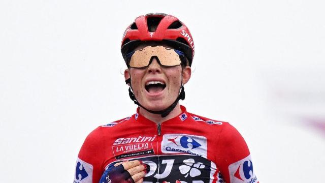 Vollering festeja la victoria en la Vuelta / FDJ-SUEZ Vollering festeja la victoria en la Vuelta