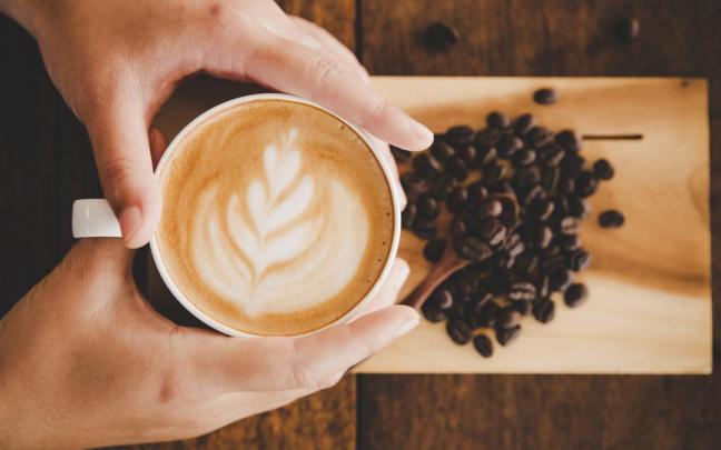Entre sus beneficios, el café ayuda a combatir el estrés oxidativo.