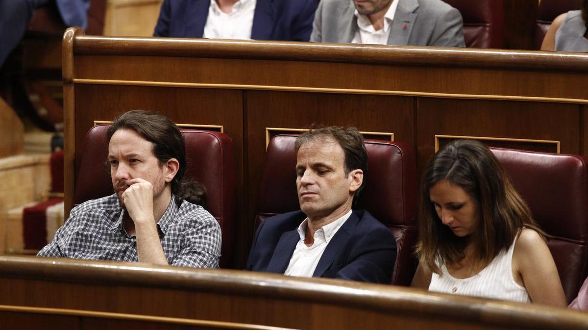Jaume Asens junto a Pablo iglesias y Ione Belarra en el Congreso en 2019.