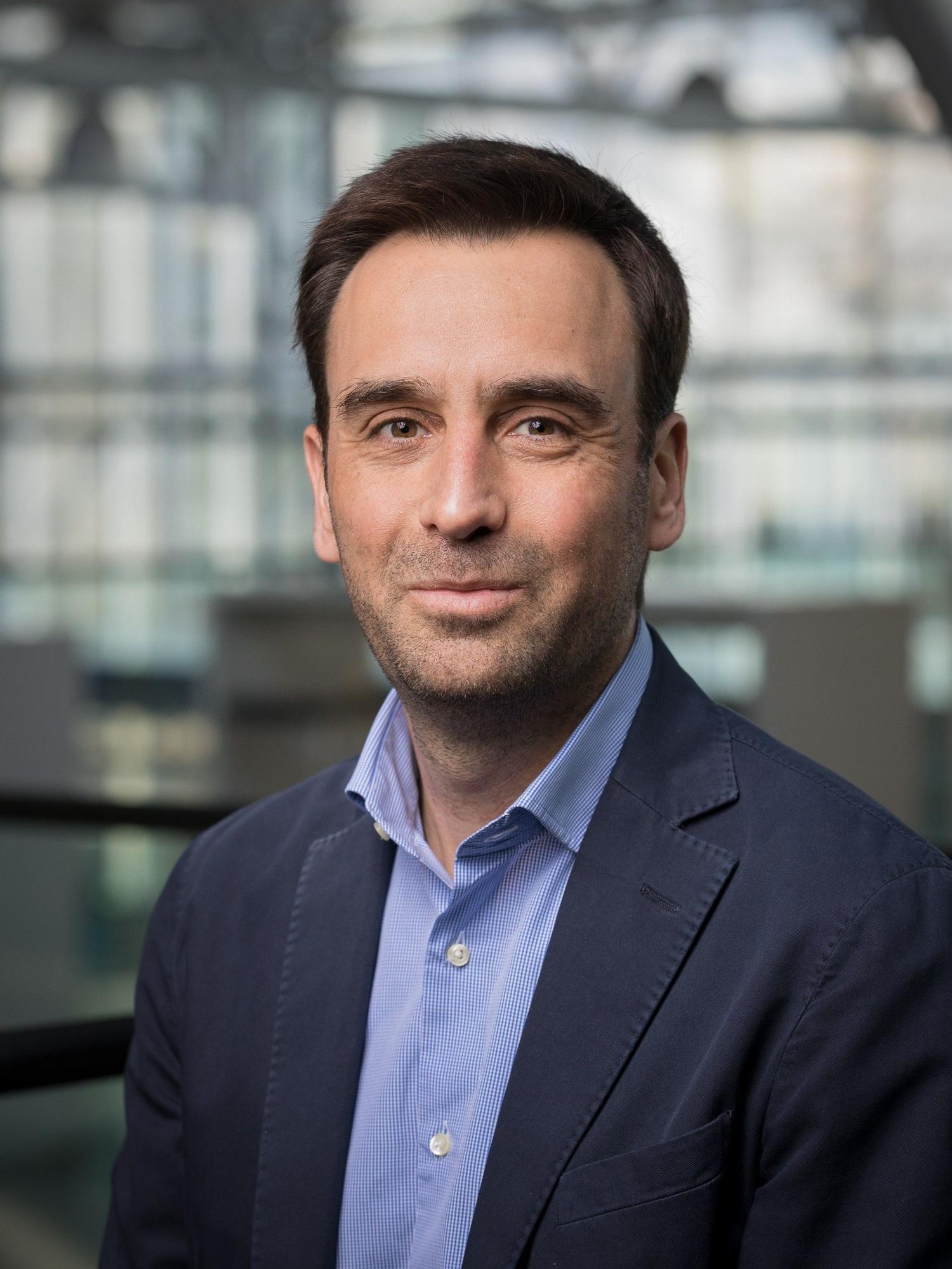 Rodríguez‑Lago se muestra esperanzado ante los nuevos tratamientos que están mejorando la calidad de vida de quienes sufren Crohn.