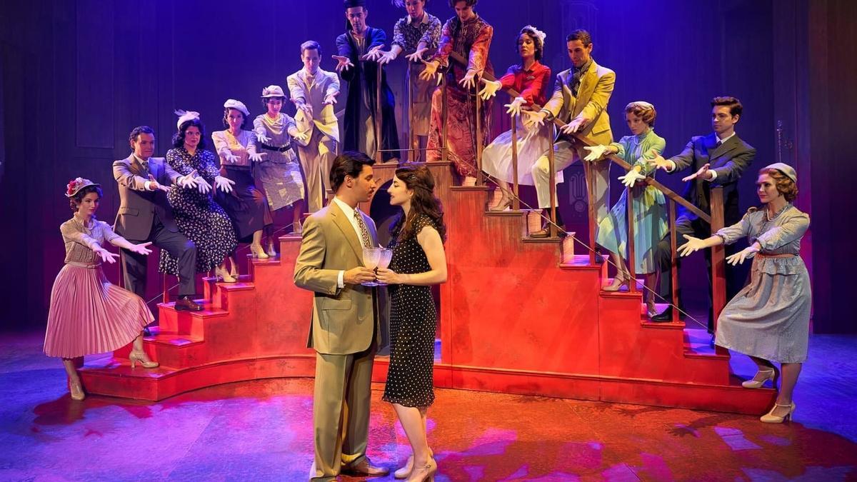 'El tiempo entre costuras'