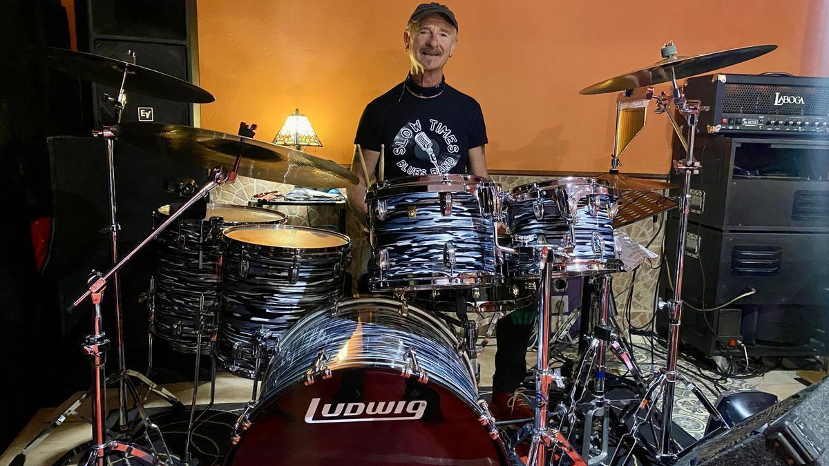 David Gorospe, baterista de Leok, Alguillo eta Alkimistak y Slow Times Blues Band.