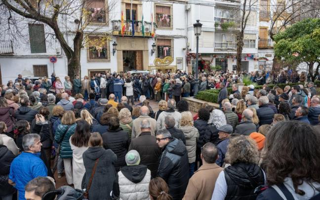 Concentración en Quesada tras el asesinato de una mujer.