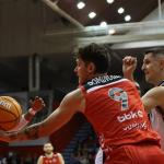 Rubén Domínguez en acción anoche ante el Prievidza. / PANKRA NIETO