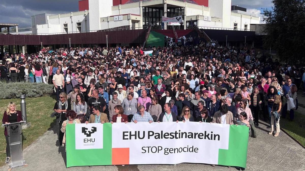 El paro institucional de la EHU en solidaridad con Palestina en el campus de Leioa.