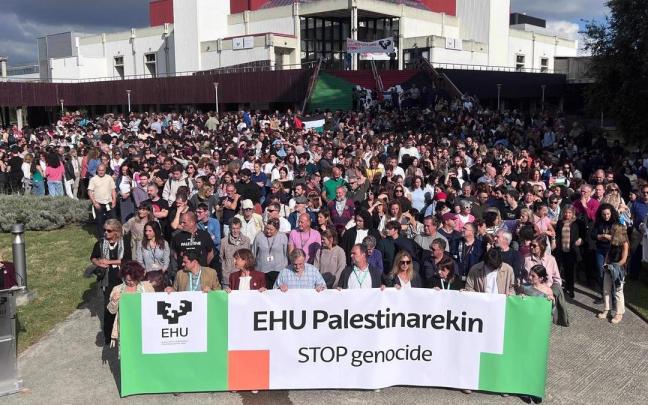El paro institucional de la EHU en solidaridad con Palestina en el campus de Leioa.