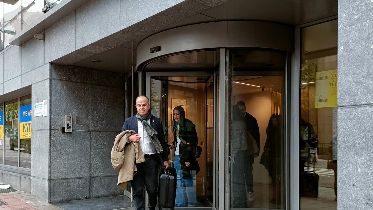 Jordi Turull y Míriam Nogueras, ayer en Bruselas, donde prosigue la negociación.