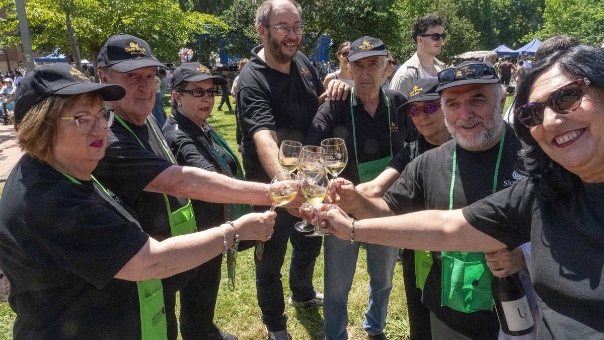 En imágenes: Brindis en Amurrio por el Txakoli Eguna