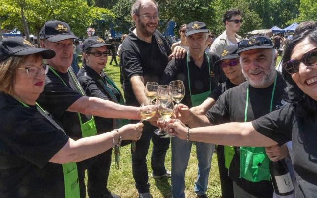 En imágenes: Brindis en Amurrio por el Txakoli Eguna