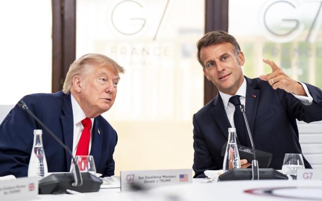 Macron charla con Trump en la cumbre del G7.