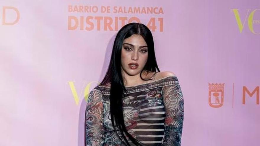 Lourdes León con su vestido de transparencias