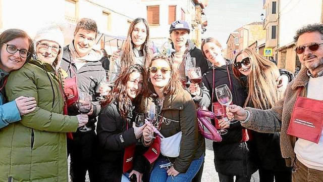Una cuadrilla disfrutando de la anterior edición del Uztaberri Eguna en Lapuebla de Labarca. | FOTO: PILAR BARCO