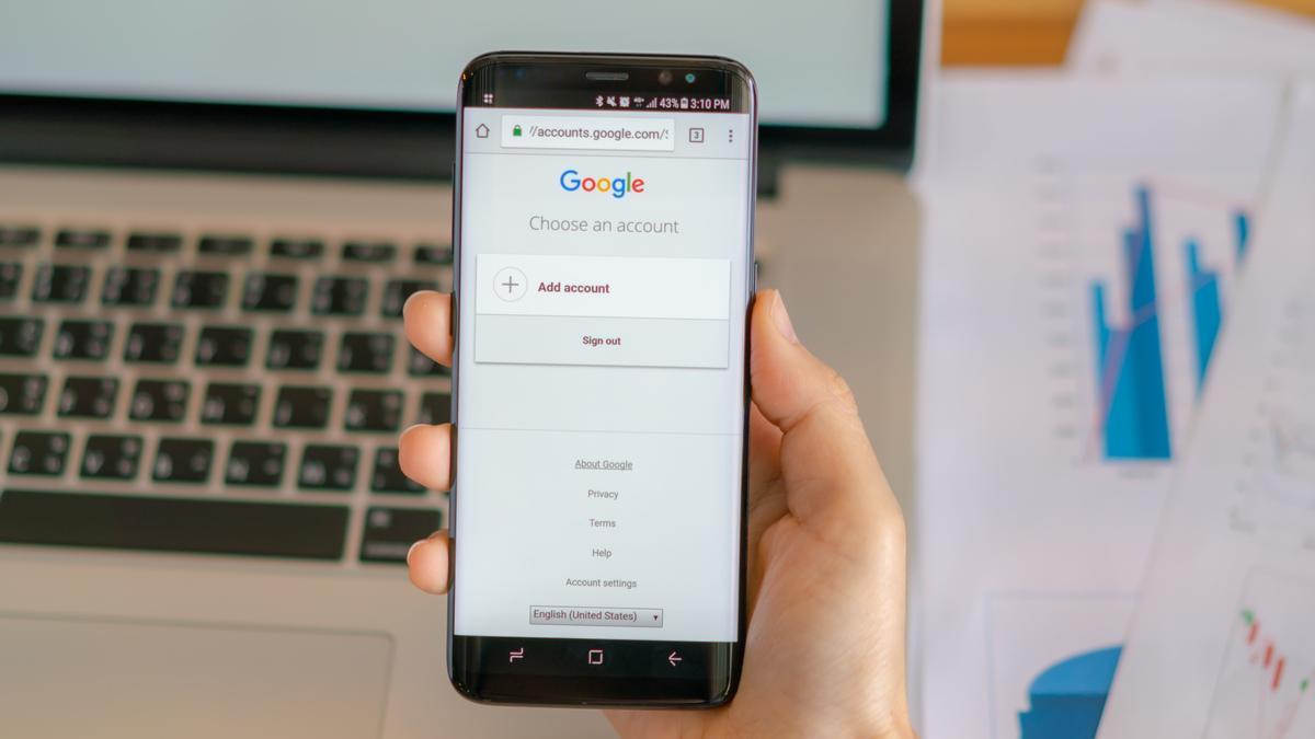 Un usuario accede a Google.