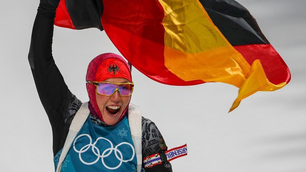 Laura Dahlmeier celebra su segunda medalla de oro en los Juegos Olímpicos de Invierno de 2018.