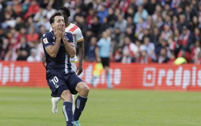 Oyarzabal se lamenta tras errar una ocasión. / LALIGA