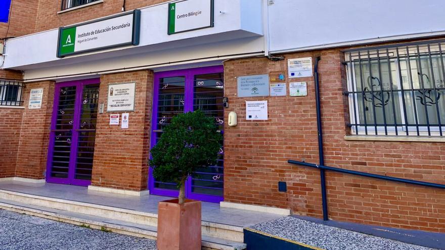 Fachada del Instituto de Educación Secundaria Miguel de Cervantes de Sevilla