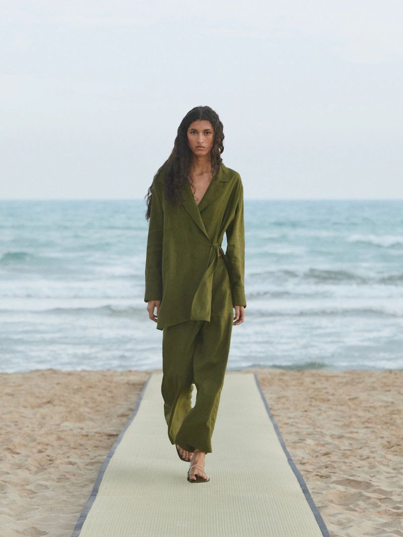 Blazer kimono en verde kaki.